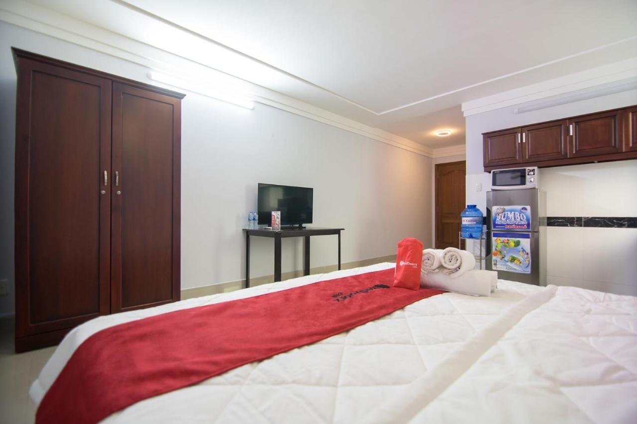 Reddoorz Near Hoa Lu Stadium Hô Chi Minh-Ville Extérieur photo